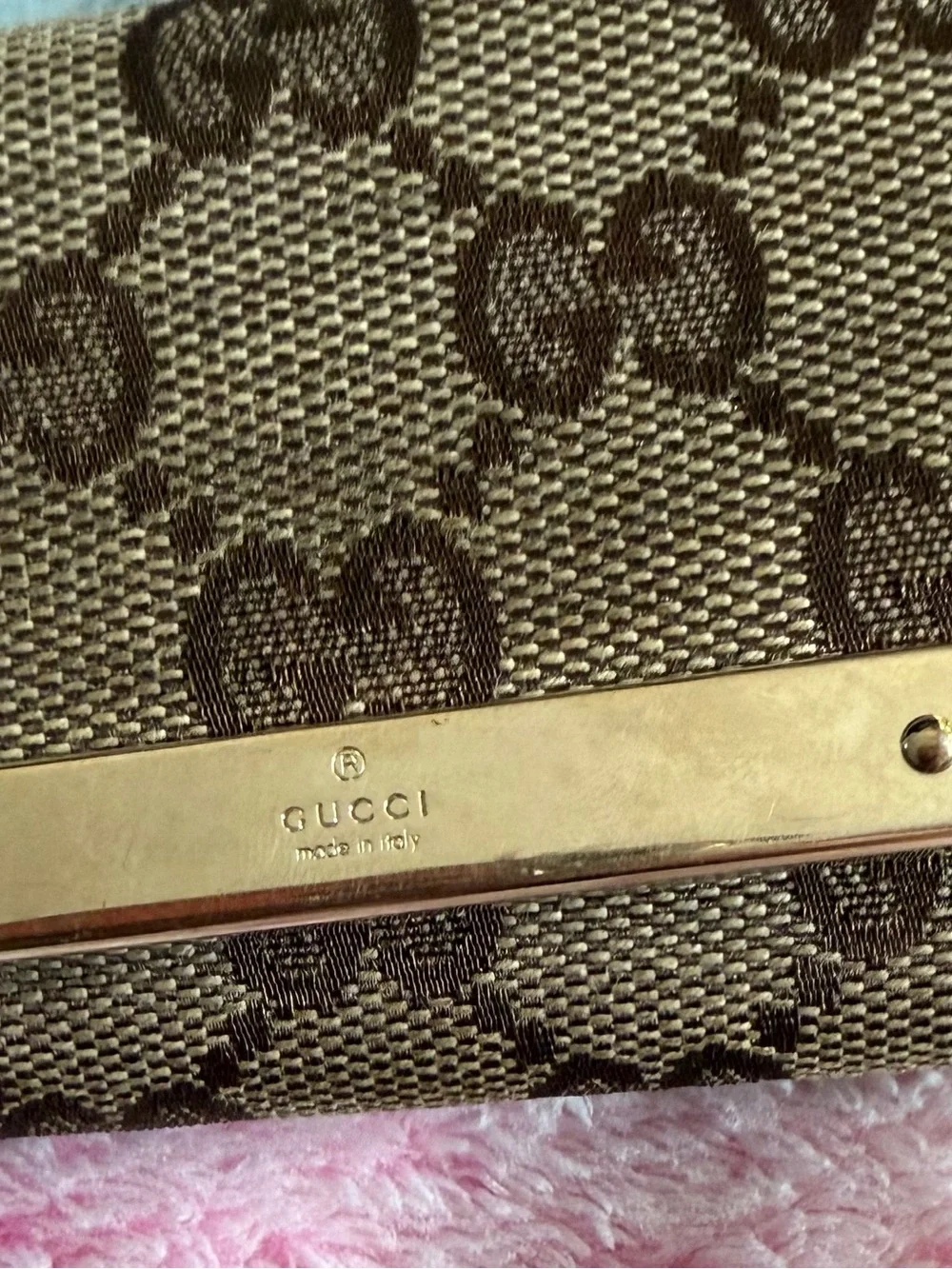 Authentic Gucci Monogram Key Holder